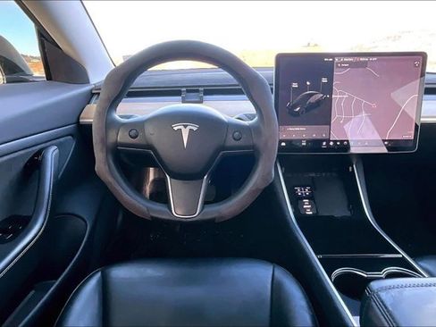 Used 2019 Tesla Model 3 Long Range image 8