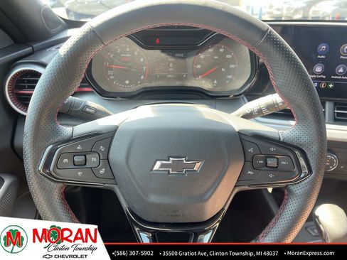 Used 2025 Chevrolet Trax RS w/ Driver Confidence Package FWD image 18