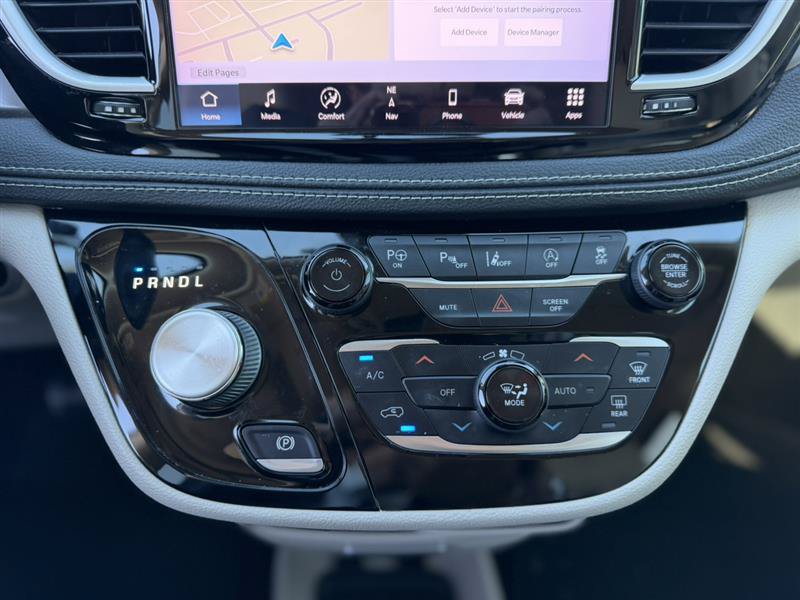 Used 2021 Chrysler Pacifica Touring-L w/ Premium & Safety Sphere Group FWD image 20