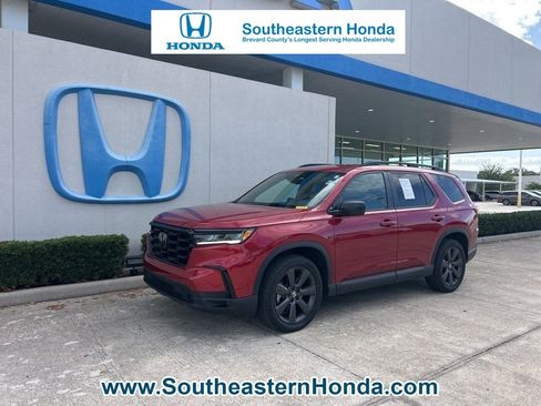 Used 2025 Honda Pilot Sport image 1