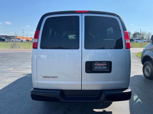Used 2019 Chevrolet Express 2500 LS w/ Driver Convenience Package image 8
