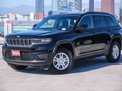 Used 2024 Jeep Grand Cherokee Laredo RWD image 1