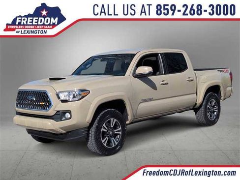 Used 2019 Toyota Tacoma TRD Sport image 1