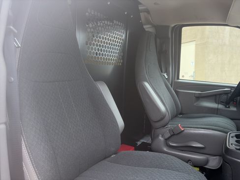 Used 2025 GMC Savana 2500 w/ Driver Convenience Package RWD image 21