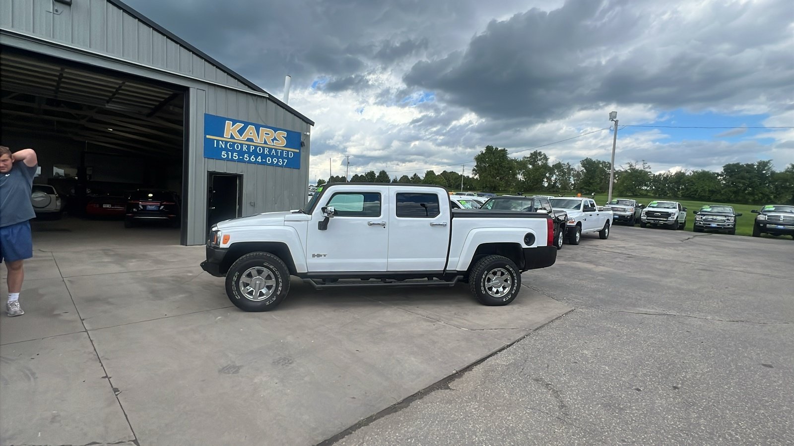 Used 2010 HUMMER H3T Luxury w/ Appearance Package AWD/4WD image 3
