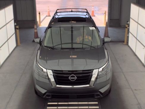 Certified 2025 Nissan Pathfinder SV w/ SV Premium Package FWD image 12