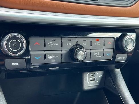 Used 2025 Jeep Compass Limited w/ Elite Group AWD/4WD image 25