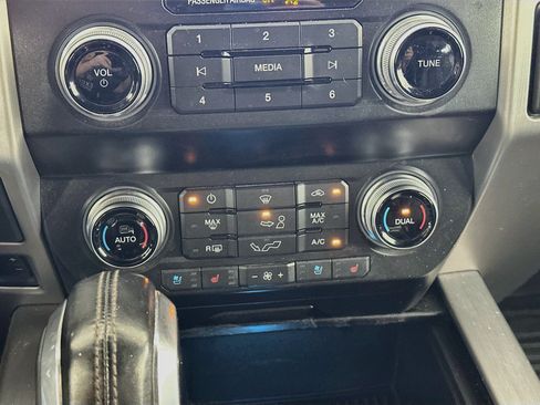 Used 2020 Ford F150 Platinum w/ Equipment Group 701A Luxury AWD/4WD image 24