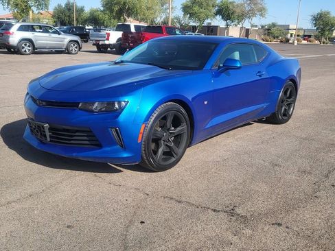 Used 2017 Chevrolet Camaro LT w/ Technology Package RWD image 4