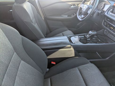 Certified 2025 Nissan Rogue SV image 11