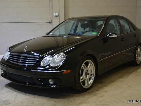 Used 2005 Mercedes-Benz C 55 AMG Sedan image 2