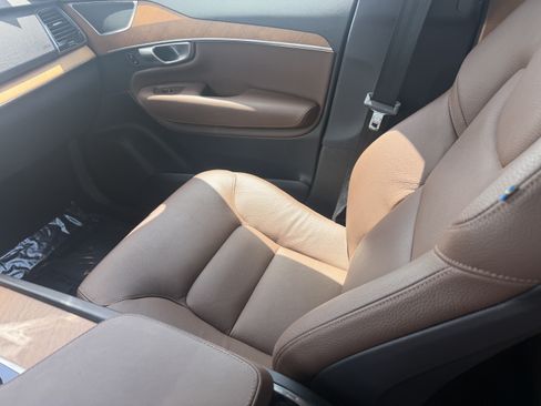 Certified 2023 Volvo XC90 B5 Plus w/ Protection Package Premier AWD/4WD image 15