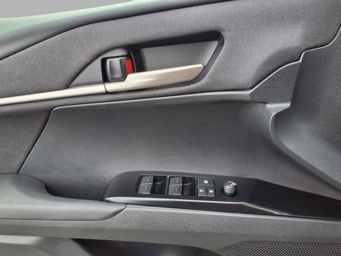 Used 2025 Toyota Camry LE image 17