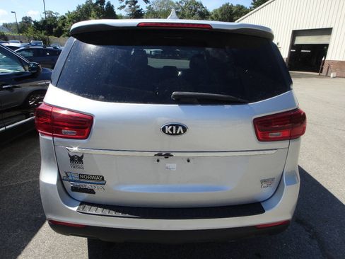 Used 2021 Kia Sedona LX FWD image 5