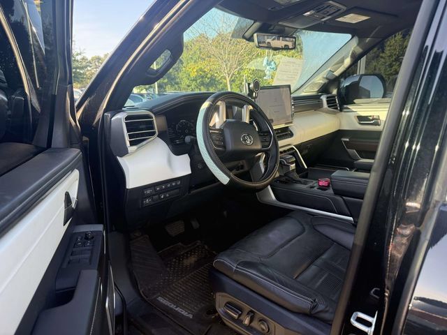 Used 2025 Toyota Sequoia Capstone AWD/4WD image 4