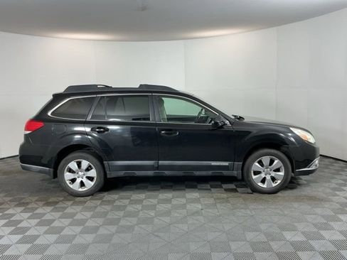 Used 2010 Subaru Outback 2.5i Premium image 4