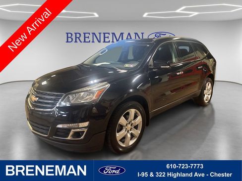 Used 2016 Chevrolet Traverse LT w/ Style and Technology Package image 1
