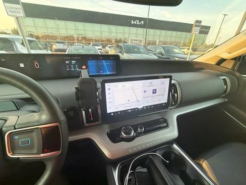 Used 2025 Ford Expedition Max Active AWD/4WD image 24