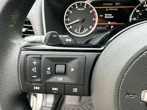 Used 2023 Nissan Rogue SV AWD/4WD image 8