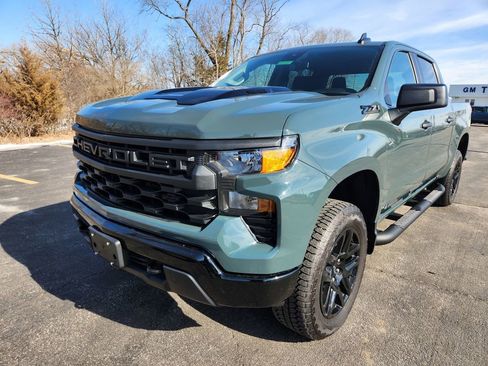 New 2025 Chevrolet Silverado 1500 Custom Trail Boss w/ Turbomax Blackout Package AWD/4WD image 2