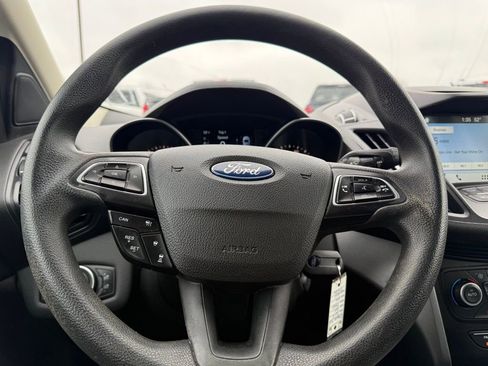 Used 2018 Ford Escape SE w/ Ford Safe & Smart Package image 16