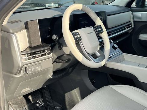 Used 2025 Hyundai Santa Fe SEL image 12