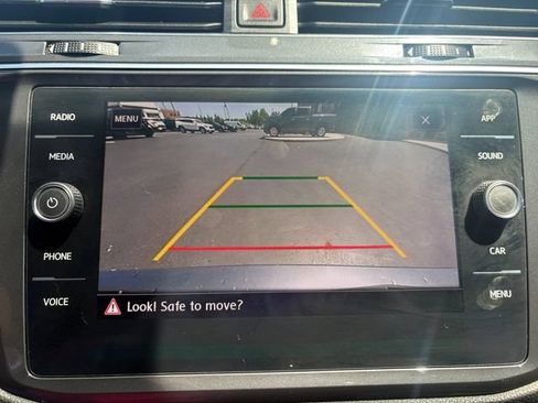 Used 2020 Volkswagen Tiguan SE FWD image 22