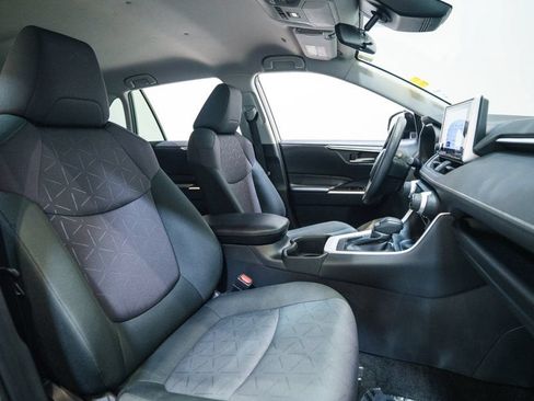Used 2025 Toyota RAV4 XLE AWD/4WD image 14