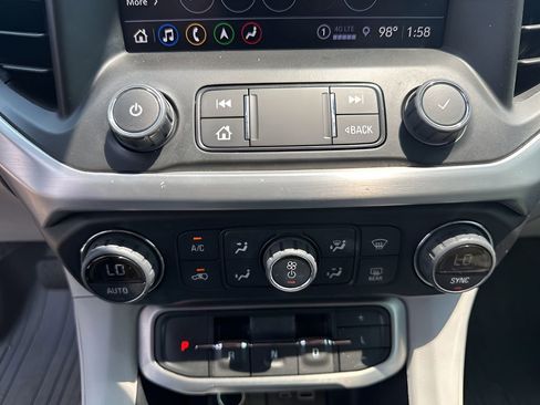 Used 2023 GMC Acadia SLT w/ Preferred Package image 37