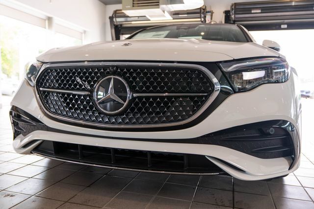 New 2026 Mercedes-Benz E 350 4MATIC Sedan image 11