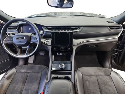 Used 2024 Jeep Grand Cherokee L Laredo image 9