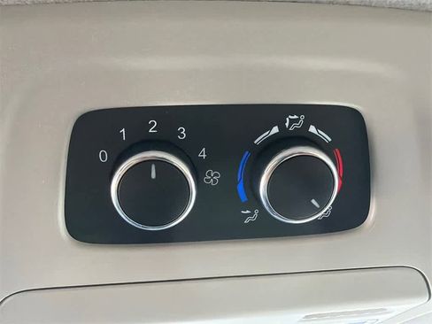 Used 2023 Ford Transit 350 XLT image 25