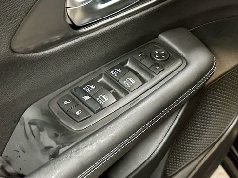 New 2026 Chrysler Pacifica Select image 17