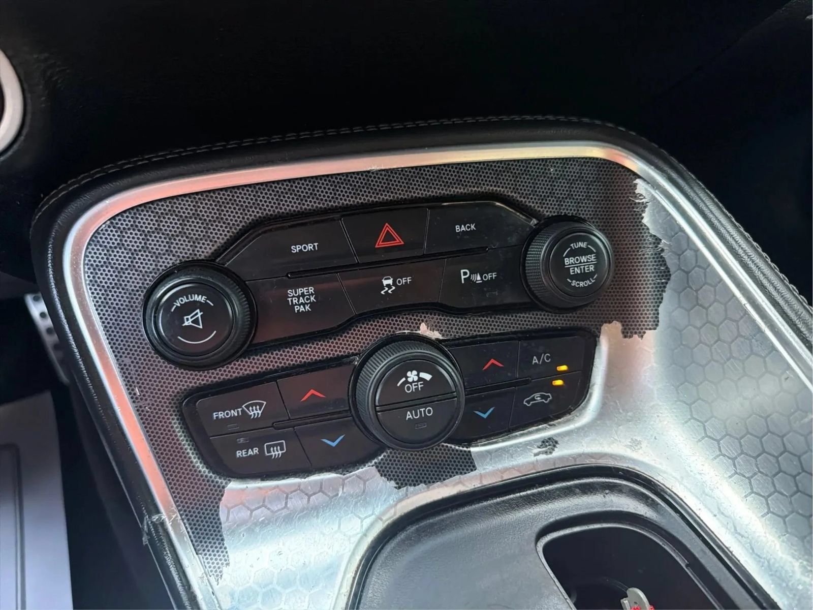 Used 2015 Dodge Challenger R/T Plus RWD image 36