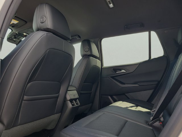 New 2027 Chevrolet Equinox LT w/ Convenience Package II FWD image 12