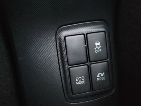 Used 2018 Toyota Prius C Two image 26