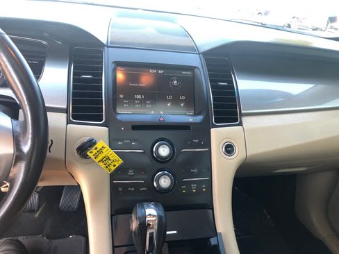 Used 2013 Ford Taurus SEL FWD image 15
