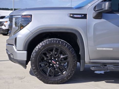 Used 2023 GMC Sierra 1500 Elevation w/ X31 Off-Road Package AWD/4WD image 10
