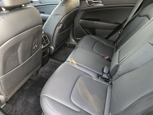 Used 2023 Kia Sportage EX image 29