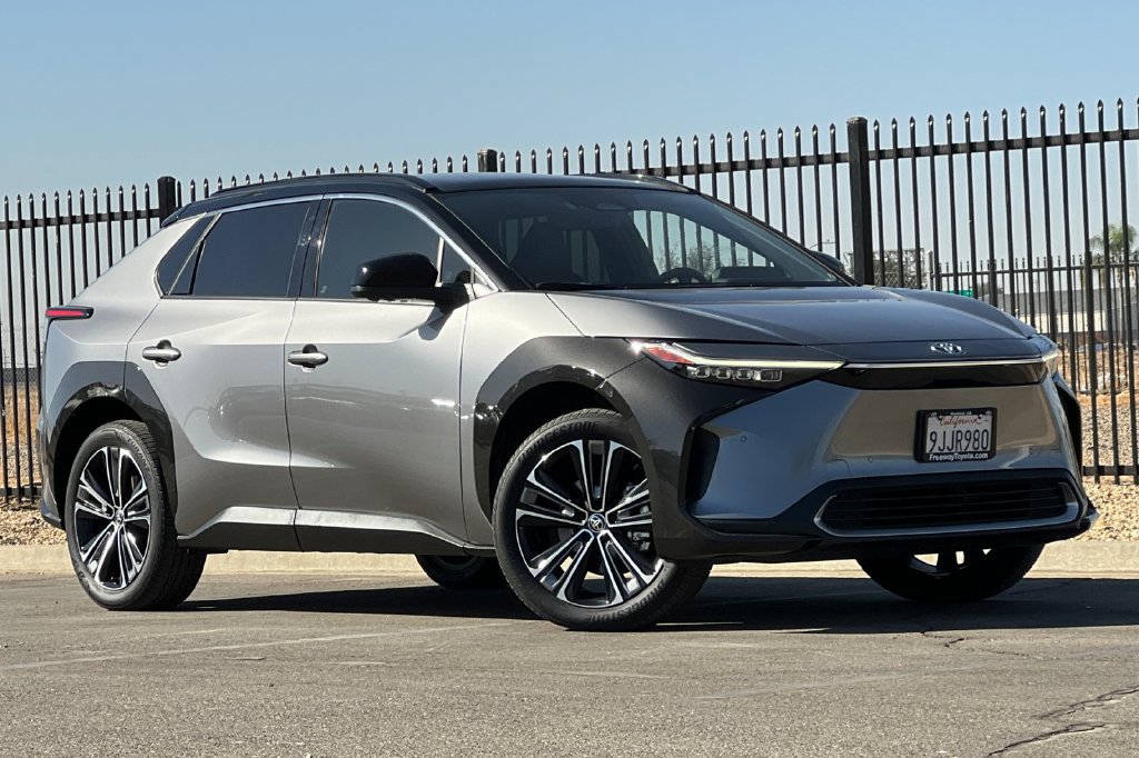 Certified 2023 Toyota bZ4X AWD image 2