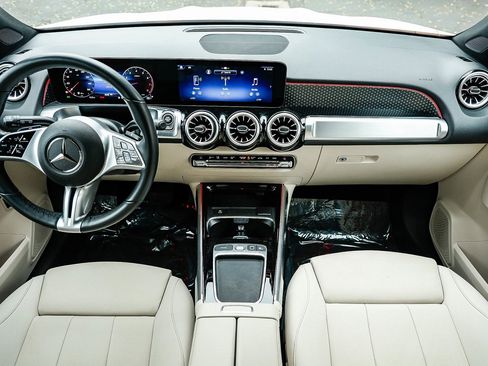 Certified 2025 Mercedes-Benz GLB 250 4MATIC image 10