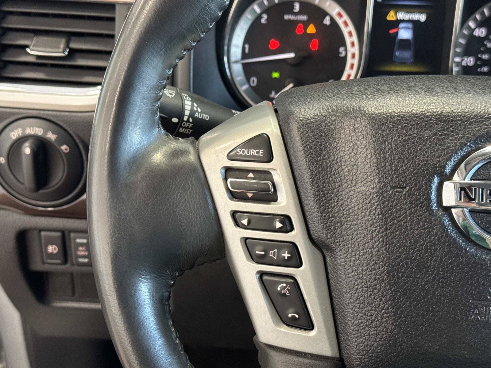 Used 2017 Nissan Titan SV AWD/4WD image 21