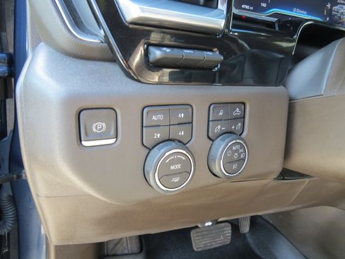 Certified 2022 Chevrolet Silverado 1500 LTZ w/ Technology Package image 22