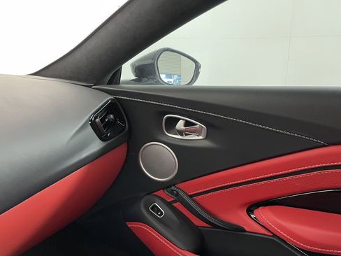 Used 2023 Aston Martin V8 Vantage Coupe image 12