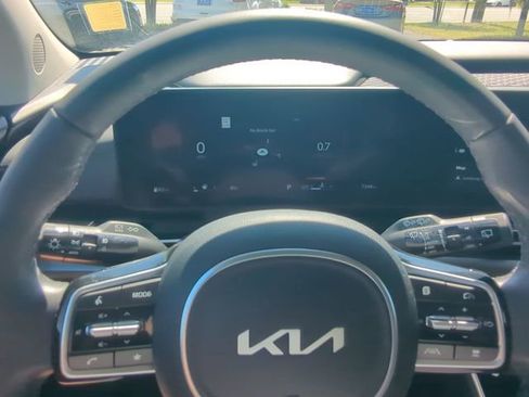 Used 2026 Kia Carnival SX w/ SX Dark Edition Package FWD image 27