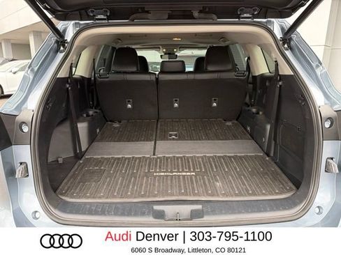 Used 2022 Toyota Highlander XLE AWD/4WD image 12