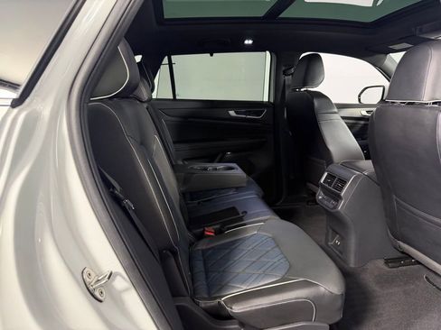 Used 2024 Volkswagen Atlas Cross Sport SEL Premium R-Line AWD/4WD image 29