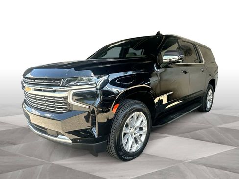 Used 2024 Chevrolet Suburban Premier RWD image 4