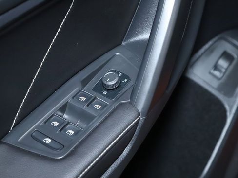 Used 2024 Volkswagen Tiguan SE R-Line image 17