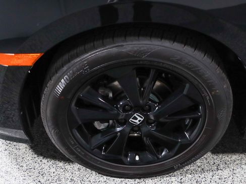 Used 2024 Honda Odyssey Sport image 11